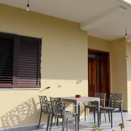 Apartment Garden House *